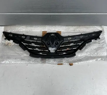 Renault Captur II Front grill 623105565R