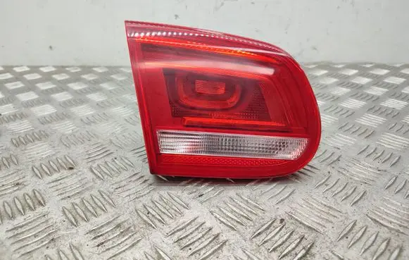 Volkswagen Eos Tailgate rear/tail lights 1Q0945093AC