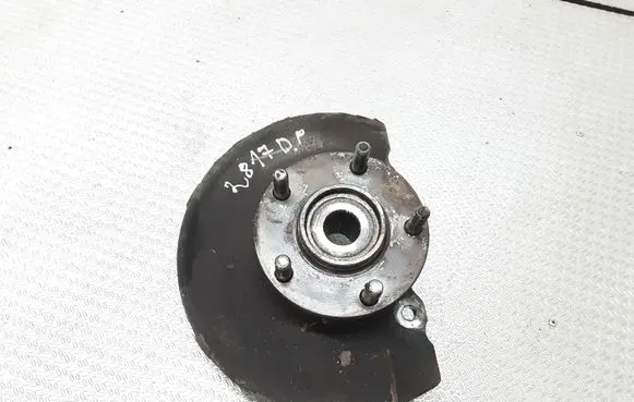 Mitsubishi Lancer VIII Front wheel hub spindle knuckle