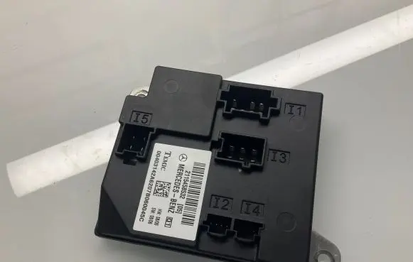 Mercedes-Benz E W211 Comfort/convenience module 2115458532 000003122620 A2115458532