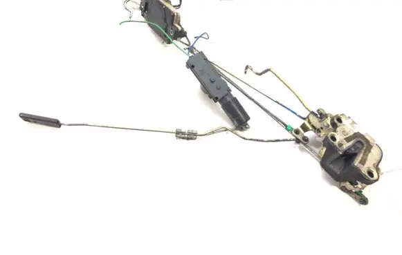 Opel Monterey Front door lock 8943586512