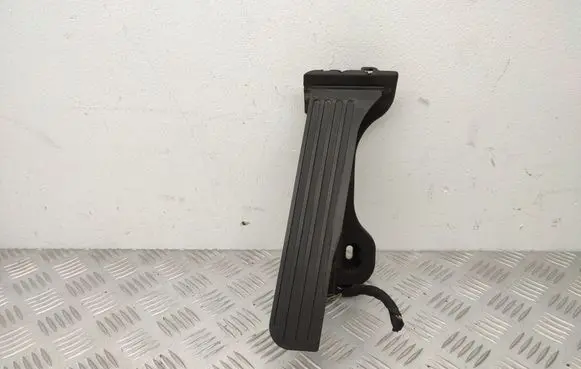 Volkswagen PASSAT B7 USA Accelerator throttle pedal 1K1723503AR