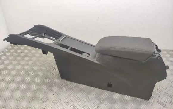 Volkswagen PASSAT B8 Center console 3G1863241C