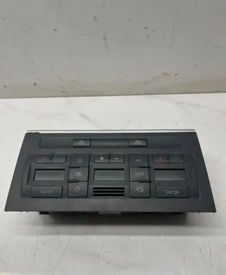 Audi A4 S4 B7 8E 8H Climate control unit 8E0820043AJ 0006407