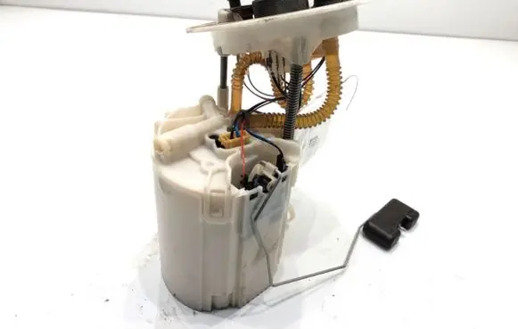 Audi A4 S4 B8 8K In-tank fuel pump 