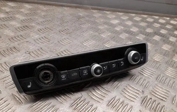 Audi Q3 F3 Climate control unit 83A820043G