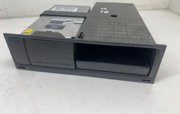 Audi A4 S4 B8 8K Head unit multimedia control 8T0035785A