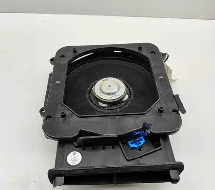 BMW X2 F39 Subwoofer speaker 9275996