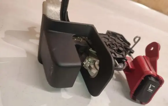 Renault Laguna III Seat back rest lock catch 