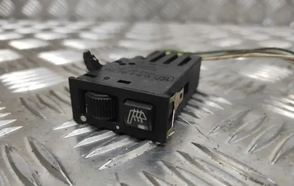 BMW 5 E39 Seat heating switch 8352259