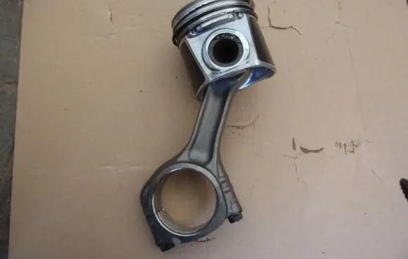 Iveco Daily 6th gen Piston with connecting rod F1CE3481E