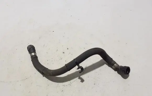 Volvo XC40 Engine coolant pipe/hose 32230239