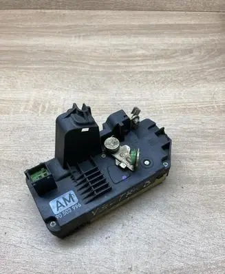 Opel Vectra B Rear door lock 90503996