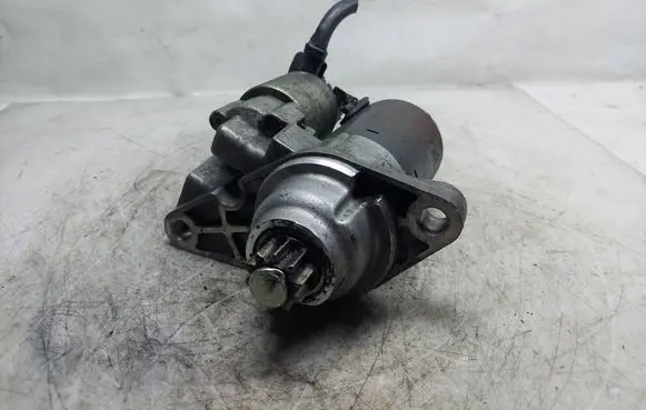 Skoda Fabia Mk1 (6Y) Starter motor 1005831281