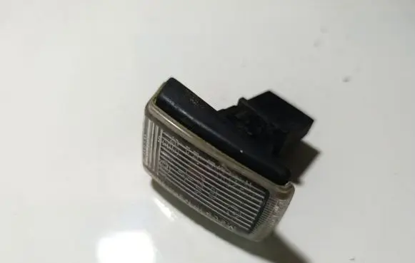Volvo S40, V40 Front fender indicator light 