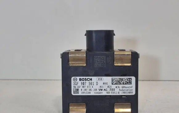 Volkswagen Golf VII Distronic sensor radar 3QF907561D 0203302268 3QF907572A