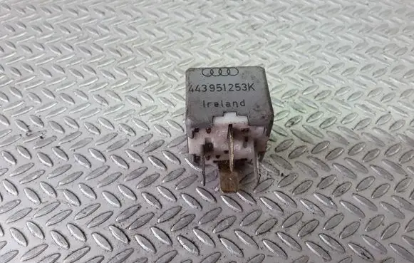 Volkswagen PASSAT B5 Other relay 443951253K 899512000