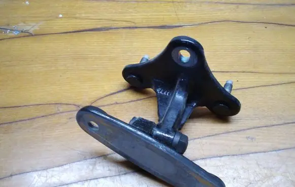 Mercedes-Benz E A207 Front door lower hinge 