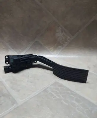 Alfa Romeo 159 Accelerator throttle pedal 60695128
