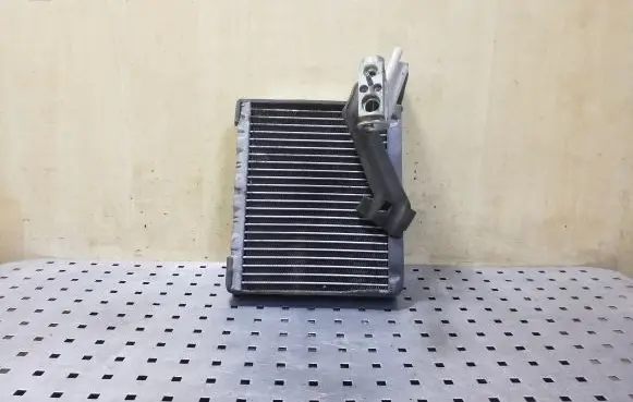 Air conditioning (A/C) radiator (interior)