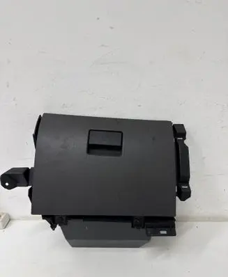 Ford C-MAX I Glove box 3M51R06008