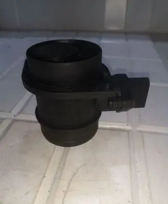 Skoda Octavia Mk2 (1Z) Mass air flow meter 0281002531 038906461B