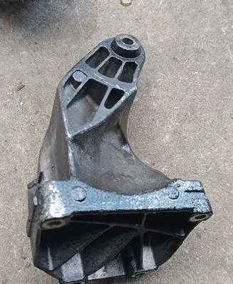 Mercedes-Benz C W204 Engine mounting bracket A6512230004