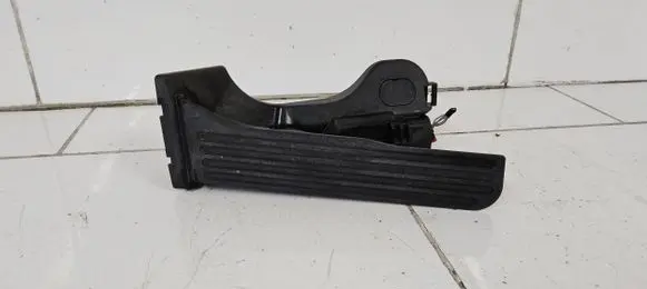 Volkswagen Touran I Accelerator throttle pedal 1T1723503H 6PV00868901 022707