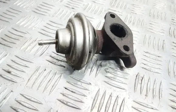 Volkswagen Golf III EGR valve 028131501L 95T243