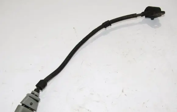 Volkswagen Polo V 6R Camshaft position sensor 330883