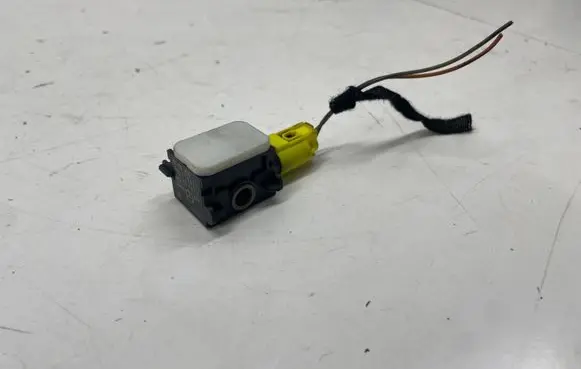 Mercedes-Benz ML W164 Airbag deployment crash/impact sensor 0038202826