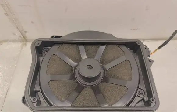 Audi A6 C7 Subwoofer speaker 4G2035709