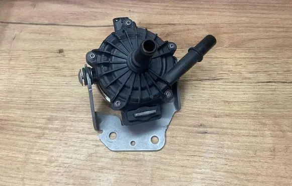 Renault Austral Electric auxiliary coolant/water pump 149405998R