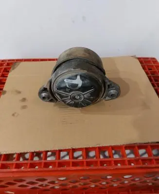Mercedes-Benz E W212 Engine mount bracket A2122403317 B143596