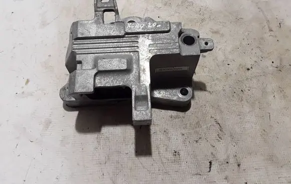 Volvo XC40 Engine mount bracket 32267915