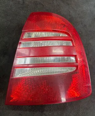 Skoda Superb B5 (3U) Rear/tail lights 3U5945112 3U8945096