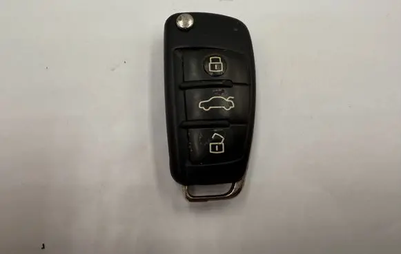 Audi A1 Ignition key/card 8X0837220D