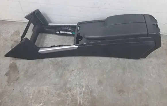 Mercedes-Benz E W212 Center console