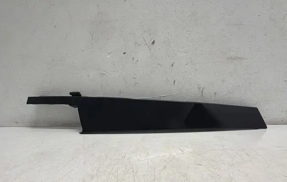 BMW X1 F48 F49 Front door glass trim molding 16081011 312202108