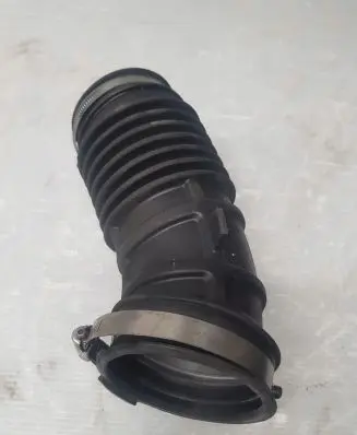 Chrysler 300 - 300C Air intake hose/pipe 0210490A