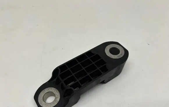 BMW 8 G15 Sway bar bush bracket, front 6861471