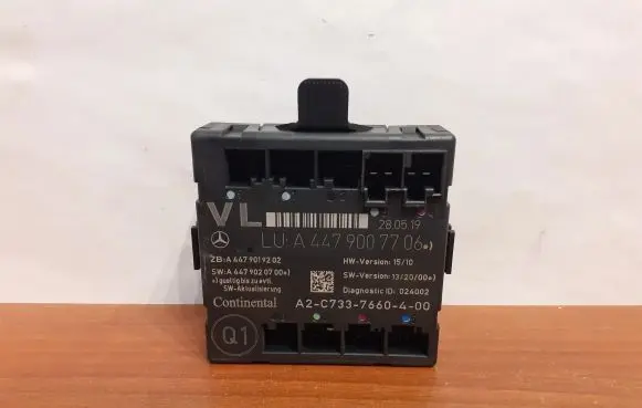 Mercedes-Benz Vito Viano W447 Door control unit/module 8752 A4479020700