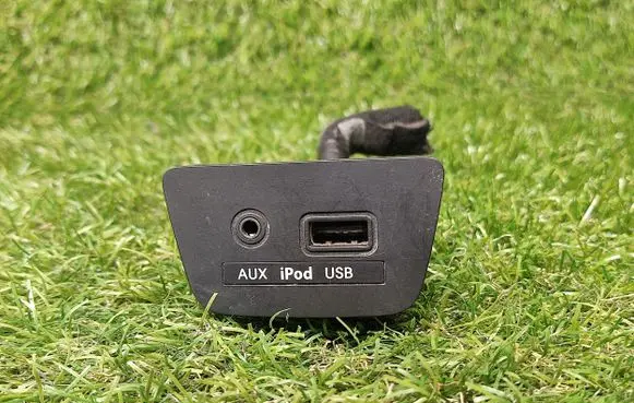 Hyundai i30 AUX in-socket connector 96120A5000