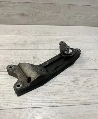 BMW 3 F30 F35 F31 Gearbox mounting bracket 6788826 68572910 ENAC46000