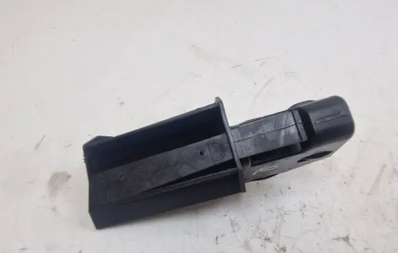 Citroen DS3 Front bumper mounting bracket 9671581080