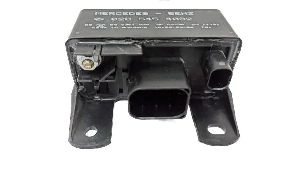 Mercedes-Benz ML W163 Glow plug pre-heat relay 0285454032 899081000
