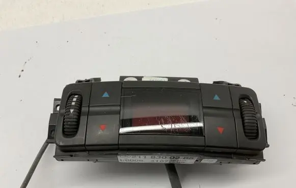 Mercedes-Benz E W211 Climate control unit 2118300285 00084107