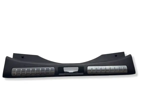 Trunk/boot sill cover protection