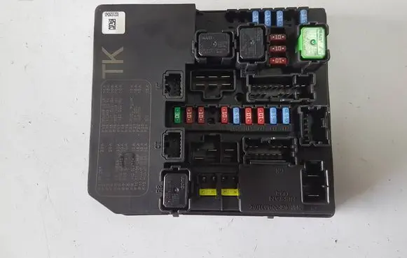Nissan Juke I F15 Fuse box set 284B71TX2BIAUTOPI 284B71TX2B
