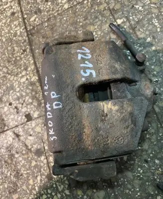 Skoda Octavia Mk2 (1Z) Front brake caliper